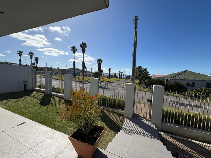 5 Bedroom Property for Sale in Gonubie Eastern Cape